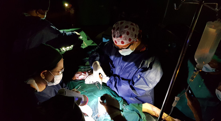 Kobiety w chirurgii na krańcach świata